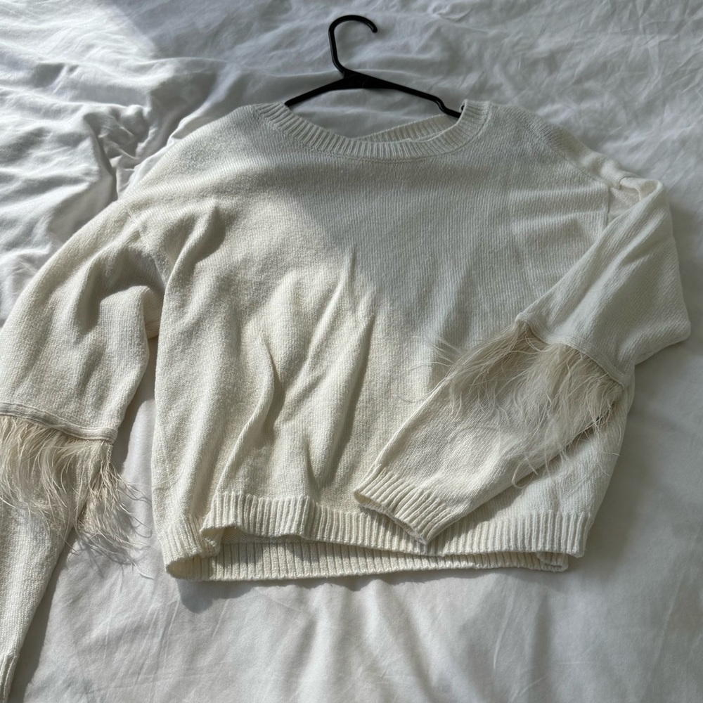 Chelsea & Violet Ivory Knit Sweater